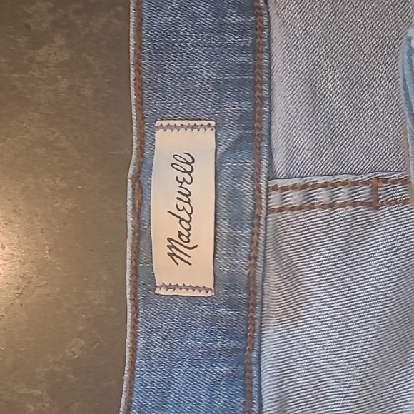 NWOT MADEWELL MID RISE KICK OUT JEANS - Picture 6 of 10